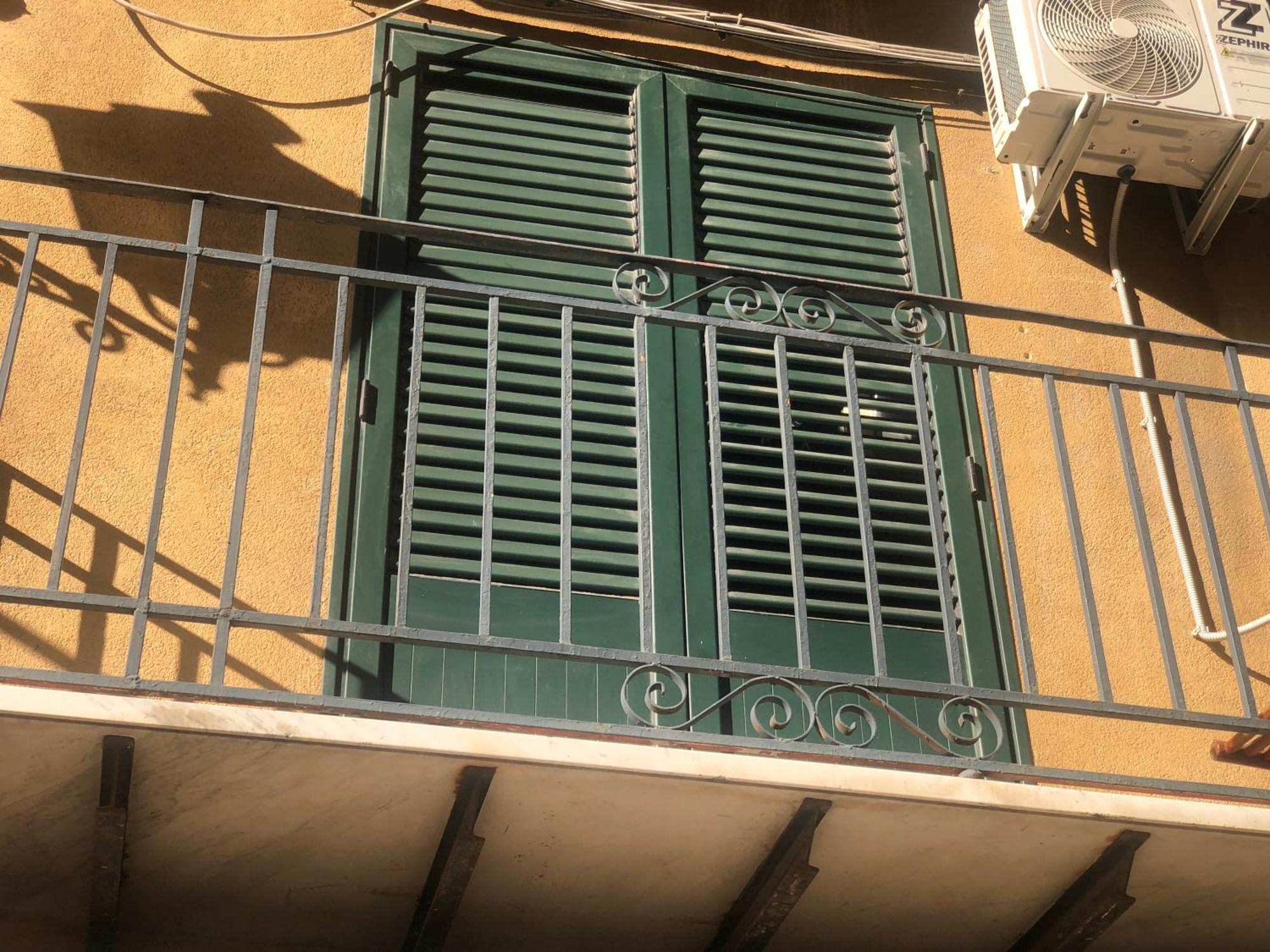 Acomodação com café da manhã  Cassari Palermo